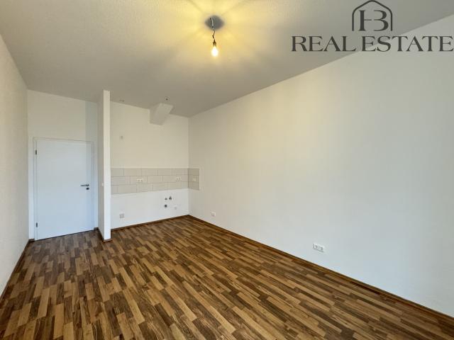 Traumhafte 2 Zimmer Wohnung mit Balkon & saniertem Bad im begehrten Stadtfeld