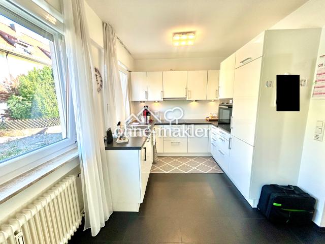 Traumhafte 3,5 ZW mit moderner EBK, Einzelgarage und XXL Balkon