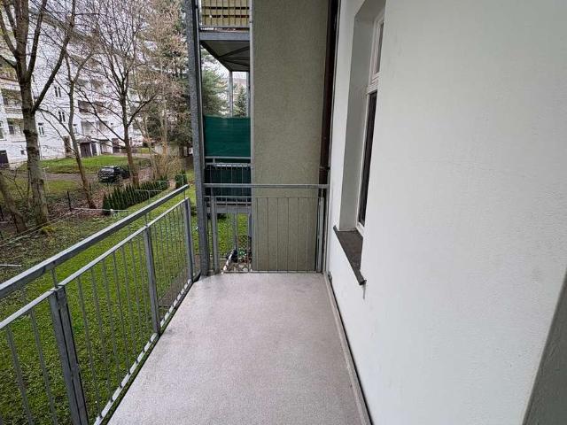Traumhafte 3 Raumwohnung mit EBK, Balkon, ASR, Fahrstuhl, Bad mit Fenster!