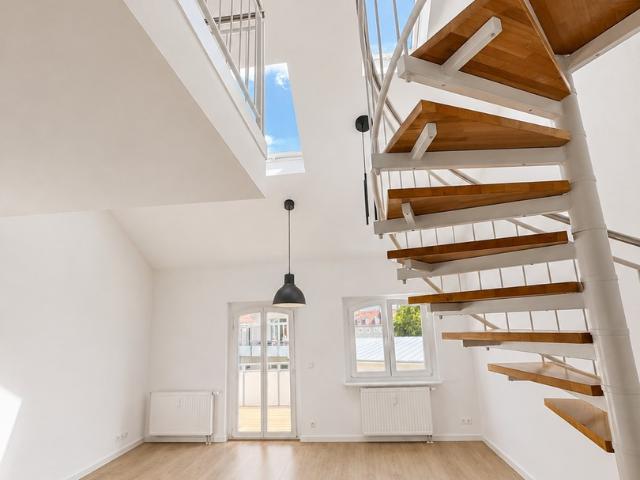 Traumhafte 3 Zimmer Maisonette mit Balkon und Aufzug in zentraler Lage