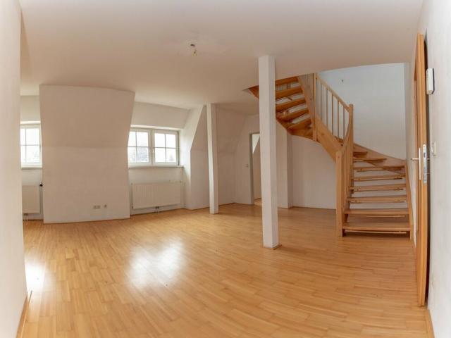 Traumhafte 3 Zimmer Maisonette Wohnung mit Galerie Charakter in Gresten
