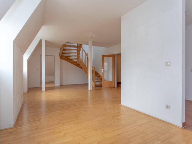 Traumhafte 3 Zimmer Maisonette Wohnung mit Galerie Charakter in Gresten