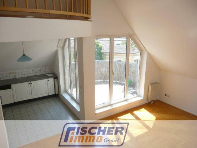Traumhafte 3 Zimmer Dachgeschoss Maisonettewohnung mit Terrasse und Tiefgaragenplatz