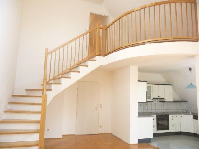 Traumhafte 3 Zimmer Dachgeschoss Maisonettewohnung mit Terrasse und Tiefgaragenplatz