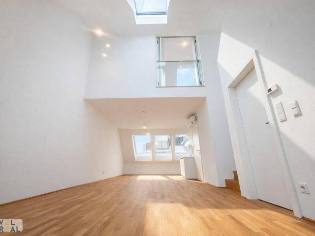 Traumhafte 3 Zimmer Dachgeschoßwohnung in 1090 Wien – Ihr Erstbezug wartet auf Sie!