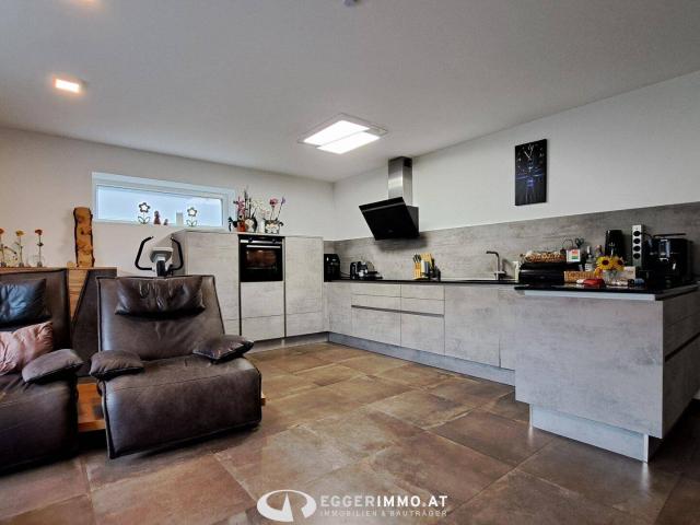 Traumhafte 3 Zimmer Gartenwohnung mit Südterrasse, Privatgarten & 3 PKW Freistellplätzen im Herzen von Bruck