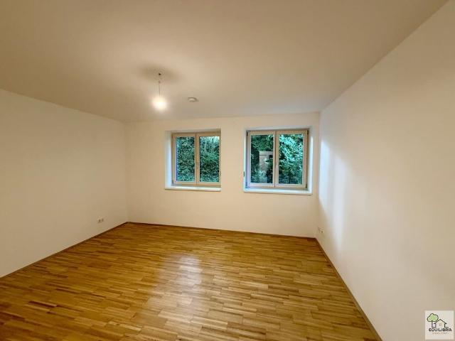 Traumhafte 3 Zimmer Wohnung in 1230 Wien mit Terrasse und kleiner Grünfläche !