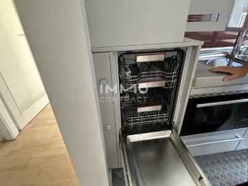 Traumhafte 3 Zimmer Wohnung mit großer Dachterrasse in U6 Nähe