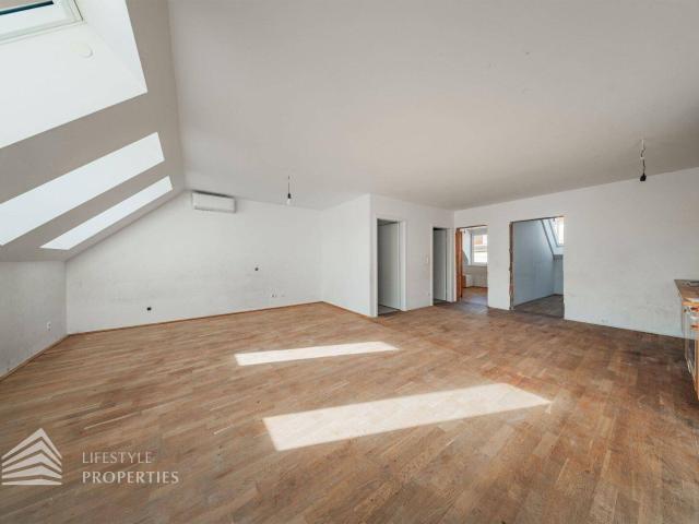 Traumhafte 3 Zimmerwohnung mit Balkon, Nähe Schloss Hetzendorf