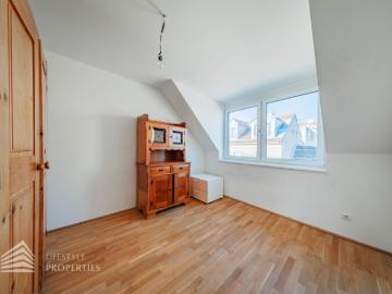 Traumhafte 3 Zimmerwohnung mit Balkon, Nähe Schloss Hetzendorf