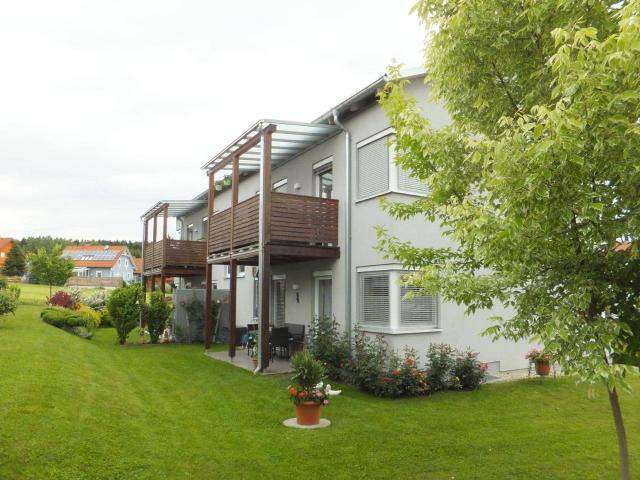 Traumhafte 4 Zimmer Maisonette Wohnung mit Garten, Terrasse und Carportparkplatz geförderte Miete ODER geförderte Miete mit Kaufoption 4 Zimmer