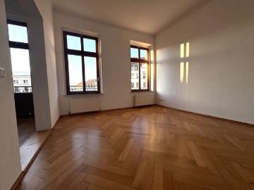 Traumhafte 4 Zimmer Altbauwohnung mit Balkon in Leipzig
