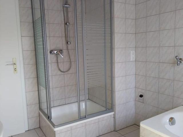 Traumhafte 4 Zimmer Wohnung im 1OG mit Dachterrasse