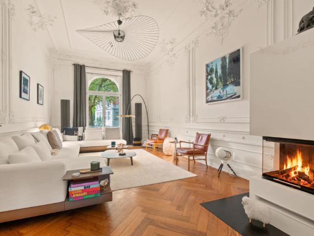 Traumhafte 4 Zimmer Wohnung im Moorweidenpalais!
