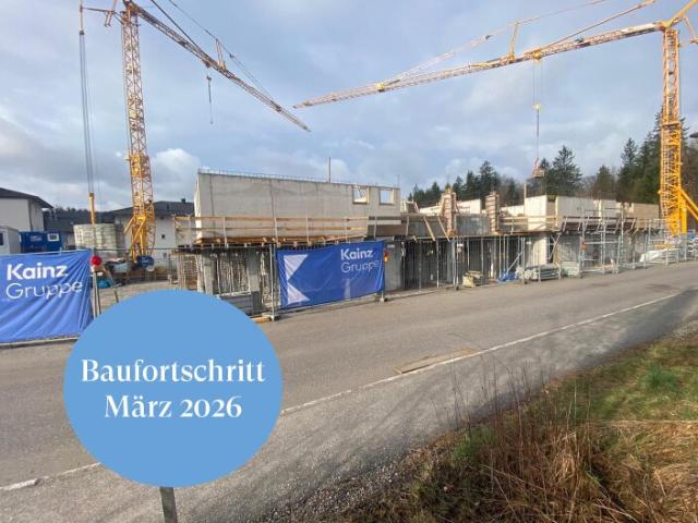 Traumhafte 4 Zimmer Wohnung mit Balkon und Tiefgaragenplätzen in zentraler Lage von Elixhausen!