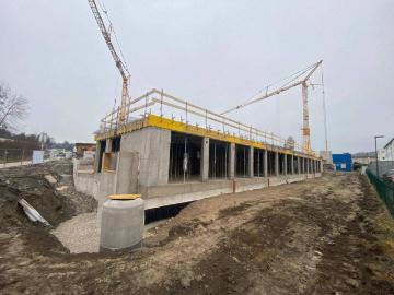 Traumhafte 4 Zimmer Wohnung mit Balkon und Tiefgaragenplätzen in zentraler Lage von Elixhausen!