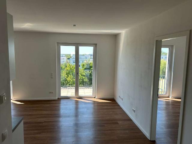Traumhafte 4 Zimmer Wohnung mit Einbauküche, Balkon und Gäste WC, Hauswirtschaftsraum