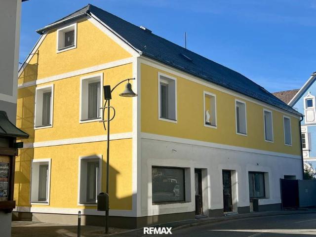 Traumhafte 4 Zimmer Wohnung mit Garten und ausbaubarem Dachgeschoss