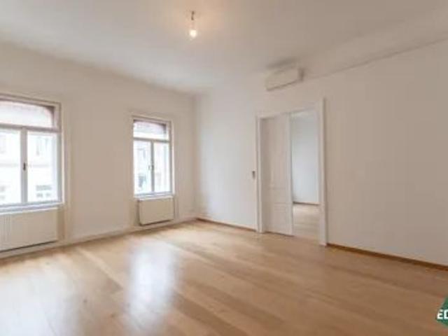 Traumhafte 4 Zimmer Wohnung mit separater Küche in der Lindengasse