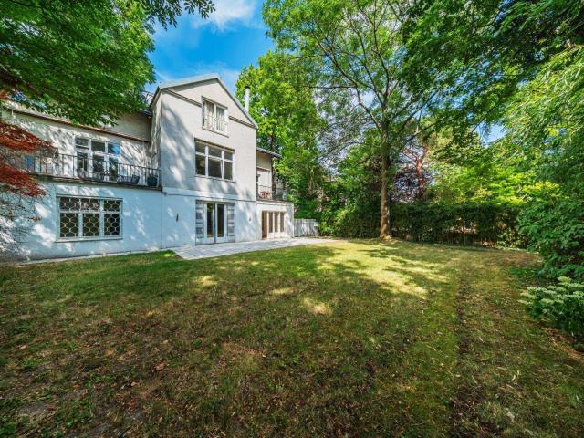 TRAUMHAFTE 5 ZIMMER WOHNUNG IM COTTAGE VIERTEL MIT GARTEN + STELLPLATZ