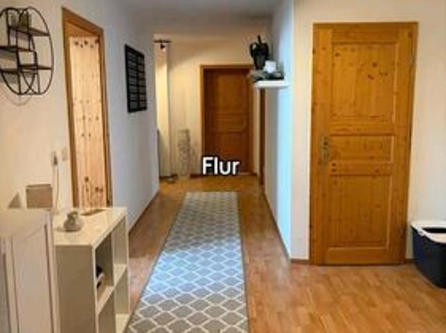 Traumhafte 5 Zimmerwohnung 950,00 EUR Kaltmiete, ca.148,00 m²