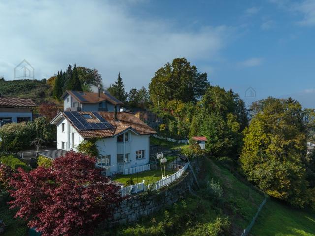 Traumhaftes Wohnen mit Pool, Wellness, Panoramasicht und Wald
