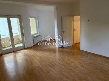 Traumhaftes Wohnen nahe Schlachtensee: Helle 2 bis 2,5 Zimmer Wohnung mit 2 Balkonen & Stellplatz
