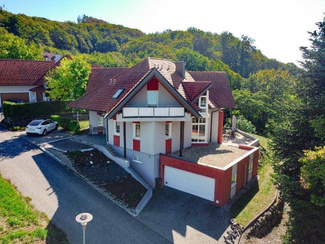 Traumhaftes Wohnhaus mit herrlicher Lage in Stadtnähe. !