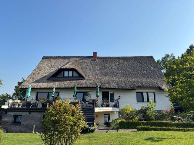 Traumhaftes Wohnhausgrundstück mit Reetdach großzügig und in fantastischer, ruhiger Naturlage!