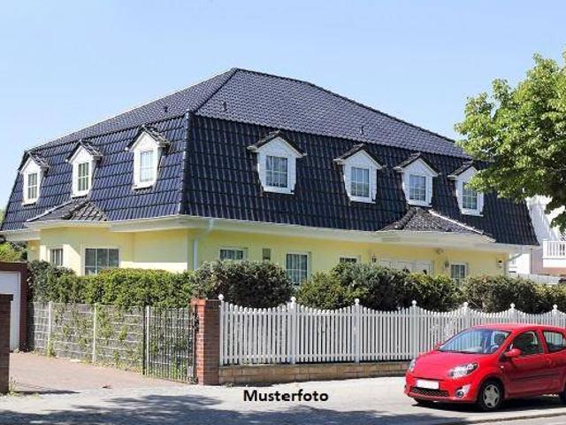 Traumhaftes Anwesen mit Villa, großzügigem Pferdestall & Garage