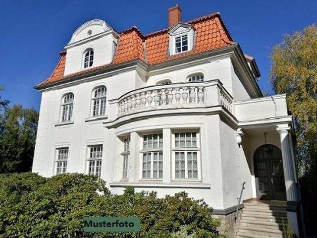 Traumhaftes Anwesen mit Villa, großzügigem Pferdestall & Garage
