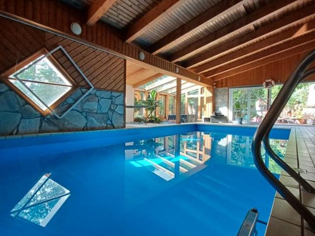 Traumhaftes Architektenhaus mit Pool & großem Grundstück