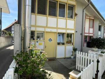 Traumhaftes Eck Reiheneinfamilienhaus mit zwei Einstellhallenplätze Kopie