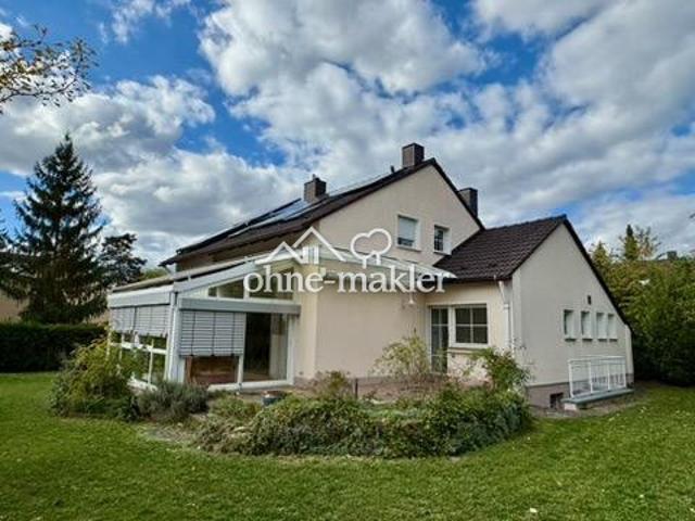 Traumhaftes Einfamilienhaus in Grossschwarzenlohe