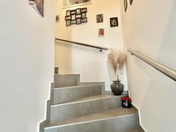 Traumhaftes Einfamilienhaus in Stockerau: 5 Zimmer, Garten, Terrasse, Pool und Garage!