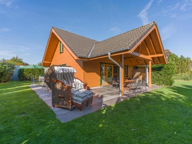 Traumhaftes Holzhaus mit Sauna, großer Terrasse auf 931 m² Eckgrundstück nahe St. Peter Ording