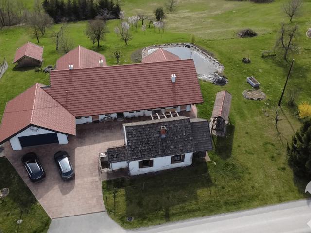 Traumhaftes Landhaus mit eigenem Kellerstöckl und Schwimmteich in Burgauberg