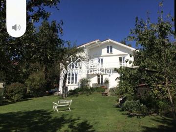 Traumhaftes Landhaus mit idyllischem Garten am Wörthsee