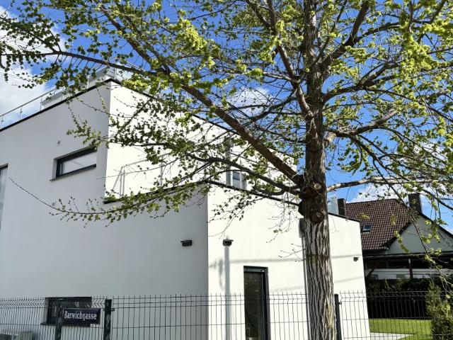 Traumhaftes möbliertes Einfamilienhaus in Langenzersdorf 175m², Garten+3 Terrassen, Seestrand in der Nähe