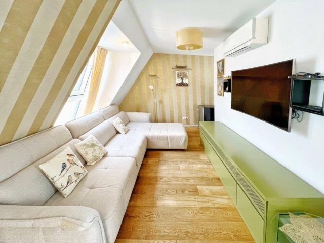 Traumhaftes Penthouse Flair: 5 Zimmer Maisonette mit Panorama Terrassen nahe Theresianum
