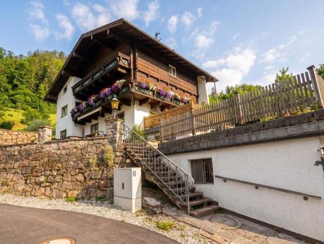 Traumhaftes Raumangebot am Dürrnberg – Mehrfamilienhaus mit Ausbaupotenzial