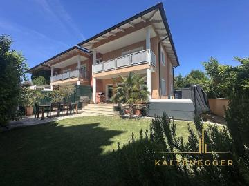 Traumhaftes Reiheneckhaus mit Carport, Terrasse und Balkon