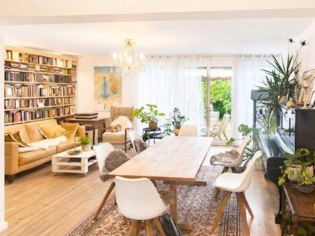 Traumhaftes Reihenhaus in Top Lage von Gumpoldskirchen: 3 Etagen + Vollunterkellerung | Terrasse & Eigengarten