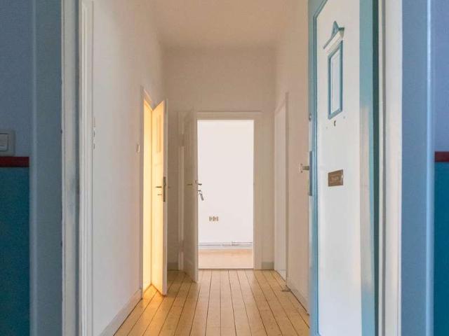 Traumhafter 80qm Altbau in der List: Alte Dielen, hohe Decken, Balkon – frisch renoviert!