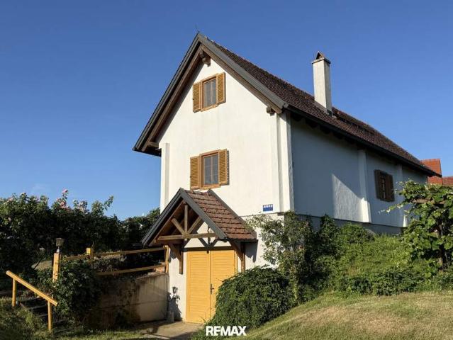 Traumhafter Weinkeller mit Panoramablick auf ca. 5.000 m² Grund – Einzigartiges Refugium im Südburgenland
