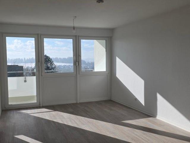 Traumhafter Alpenblick inklusive – großzügige 3 Zimmer Wohnung mit Balkon