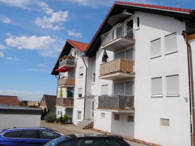 Traumhafter Blick auf die umliegende Hügellandschaft, tierfreundliches Haus, Garage & Stellplatz!