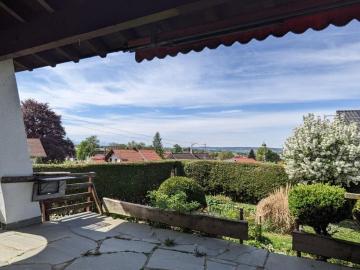 Traumhafter Blick Großzügiges, helles Haus mit großem Garten