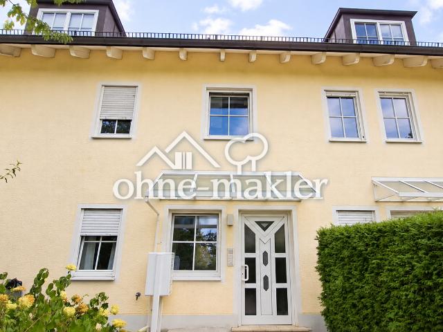 Traumhafter Blick ins Grüne sehr helle, luftige DG Wohnung in Waldtrudering