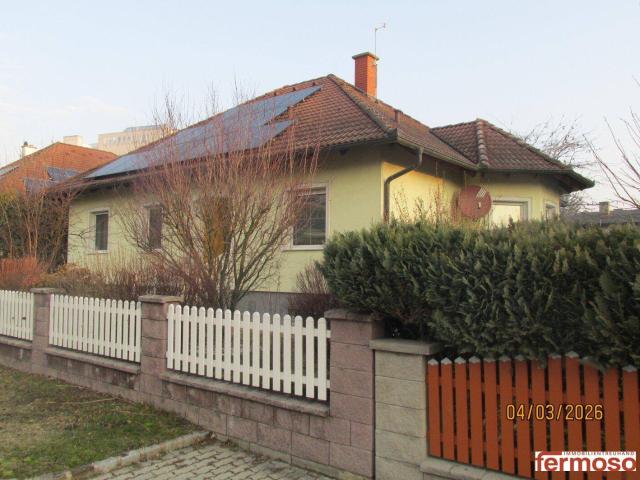Traumhafter Bungalow vollunterkellert mit Fitness und Kino, perfekt und gepflegt mit wunderbaren Garten